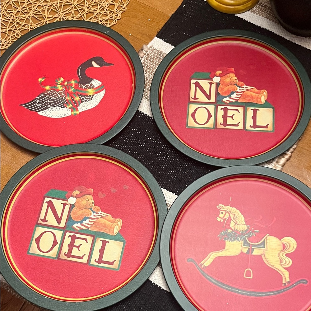 Vintage Wangs International, Inc Metal Holiday Serving Trays
